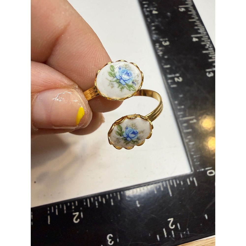 Vintage Blue Rose Porcelain Bypass Ring Gold Tone Scalloped Edge Size 7.75